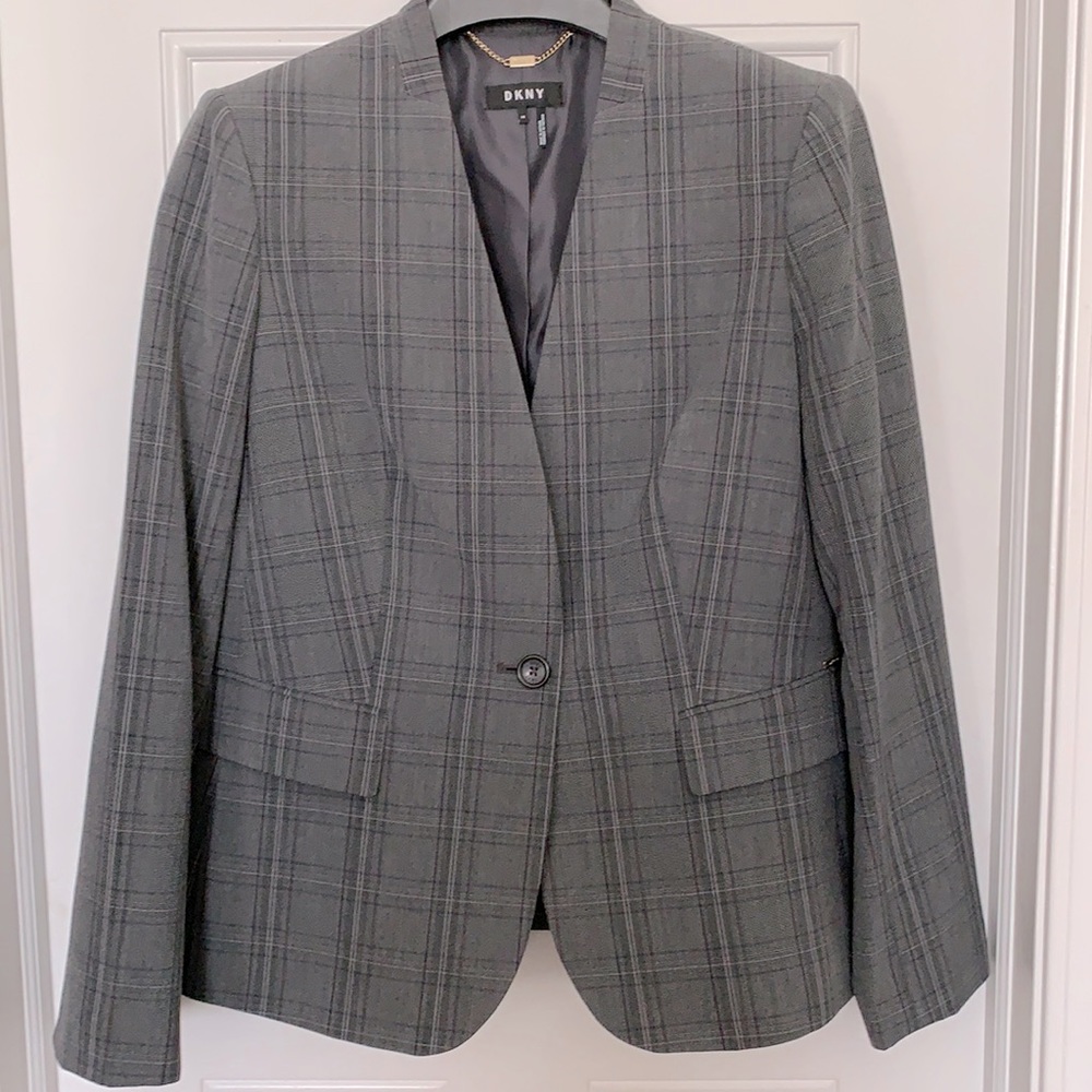 ✨✨DKNY mandarin collar one button blazer✨ Closet Clearance!